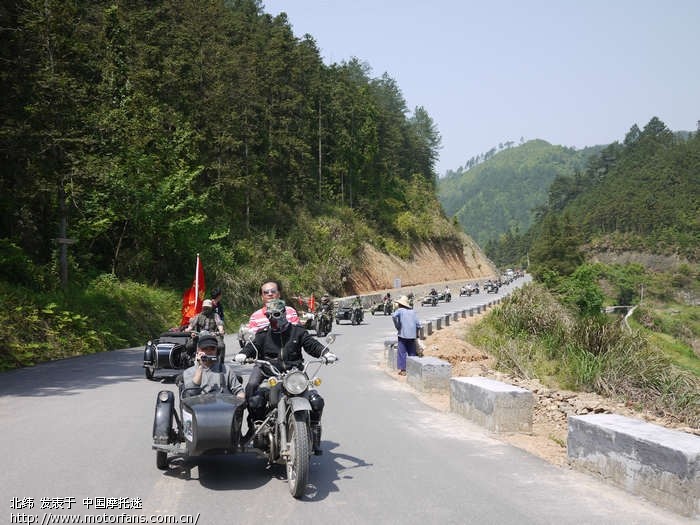 【IM电竞平台】走基层听民意 “群众路线”更务实(图1) IM电竞平台